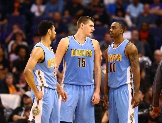 预备两套以 预备两套以