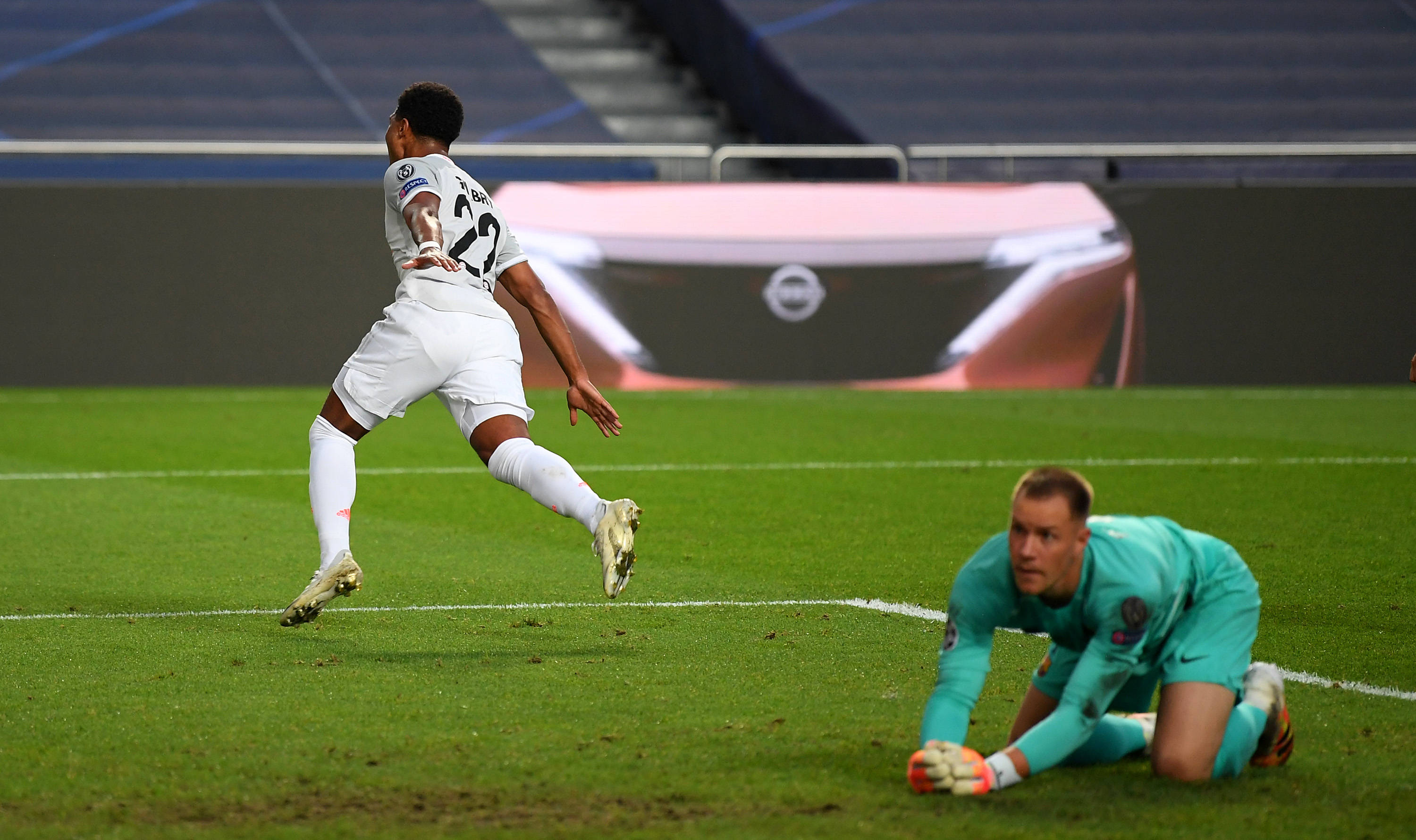 外线牵制和 外线牵制和