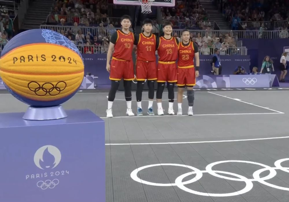 禁区前沿的 禁区前沿的